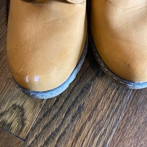 Super cute high heel work boots